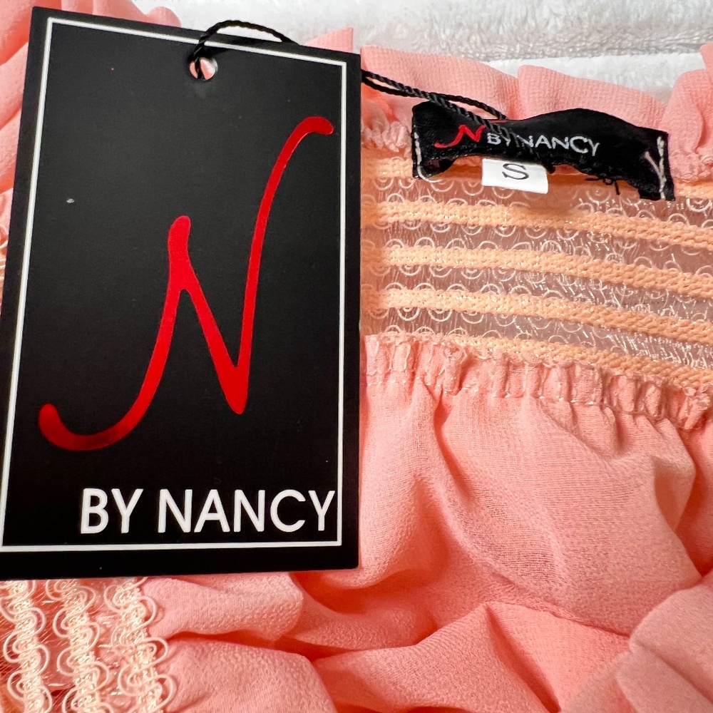 # A110   Nancy  Romantic  Peach 3d Hexagon appliqués  Off-Shoulder Top NWT  S - Picture 8 of 10